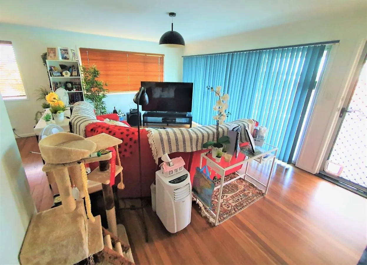 Homestay Amazing City Location-Private Room In A Share House-2 Rooms Available!! Brisbane