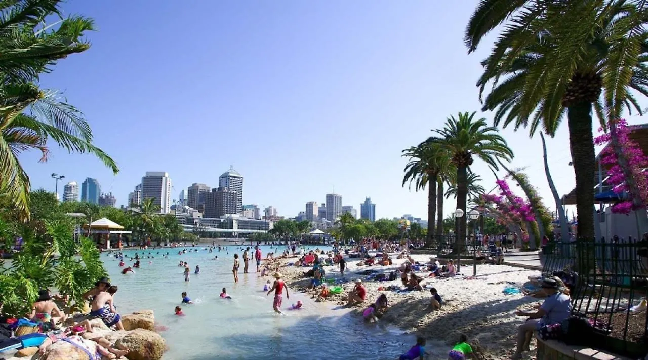 Amazing City Location-Private Room In A Share House-2 Rooms Available!! Brisbane