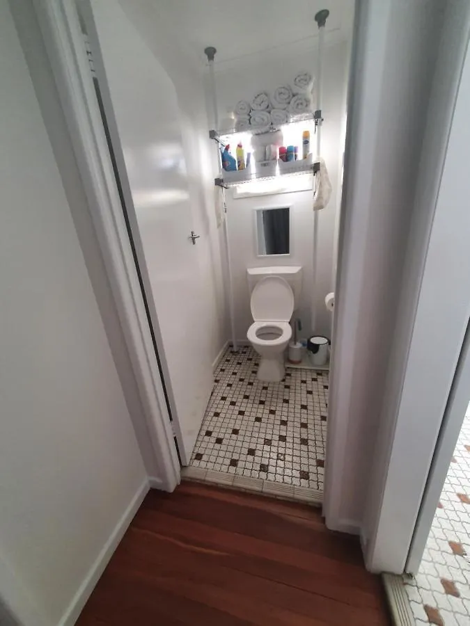 Проживание в семье Amazing City Location-Private Room In A Share House-2 Rooms Available!! Брисбен Австралия