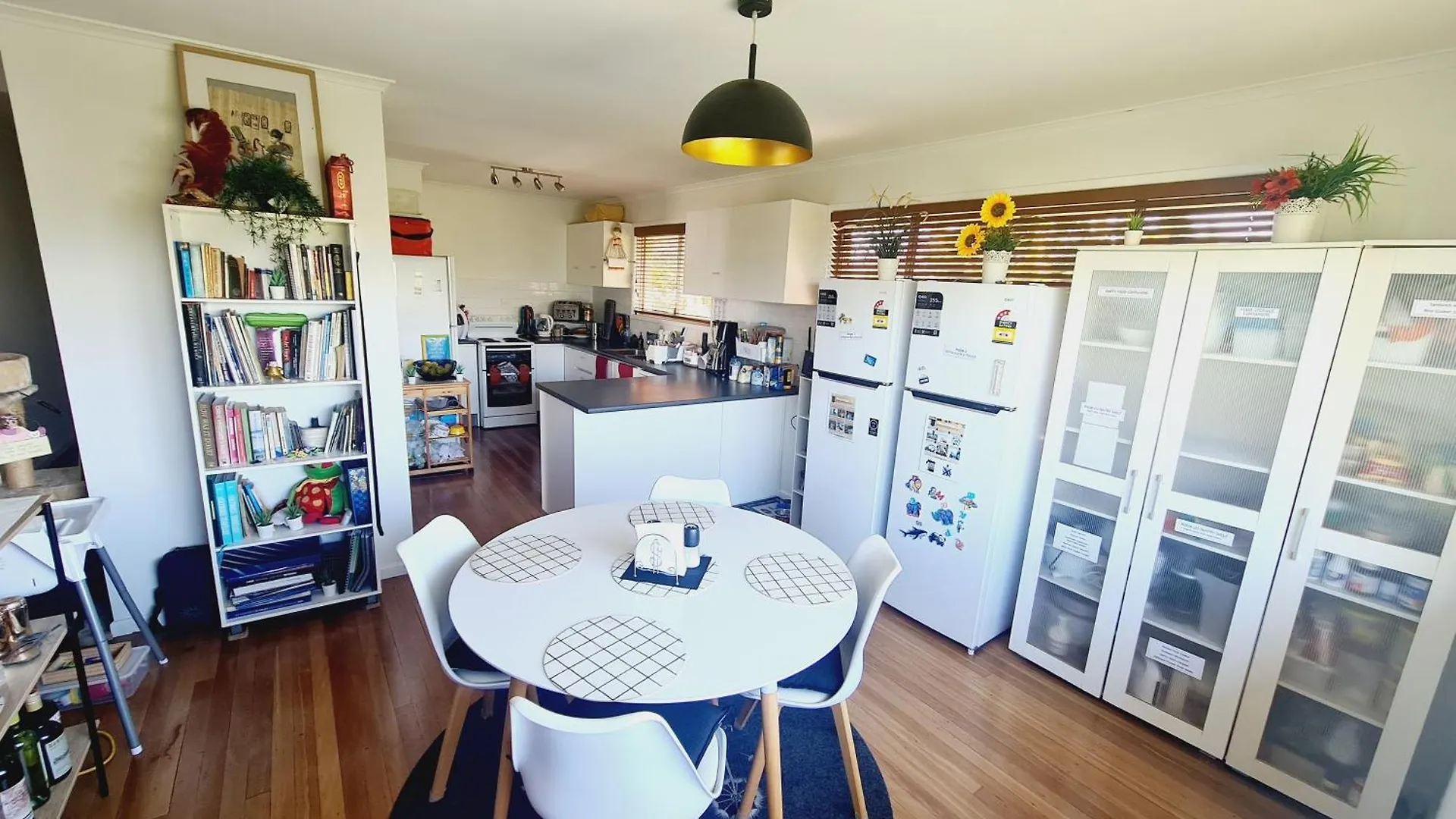 Проживание в семье Amazing City Location-Private Room In A Share House-2 Rooms Available!! Брисбен Австралия